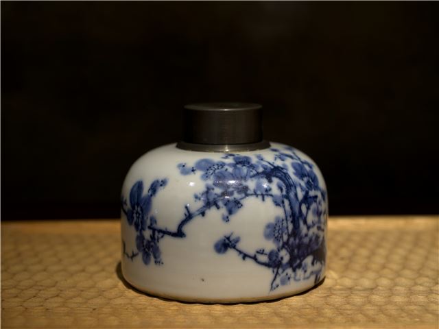 扁腹青花茶倉