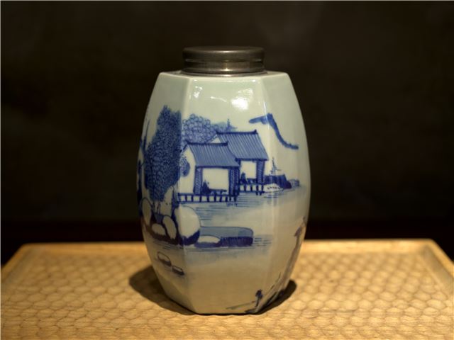 六角青花茶倉