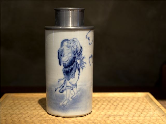 劉海戲蟾青花茶倉