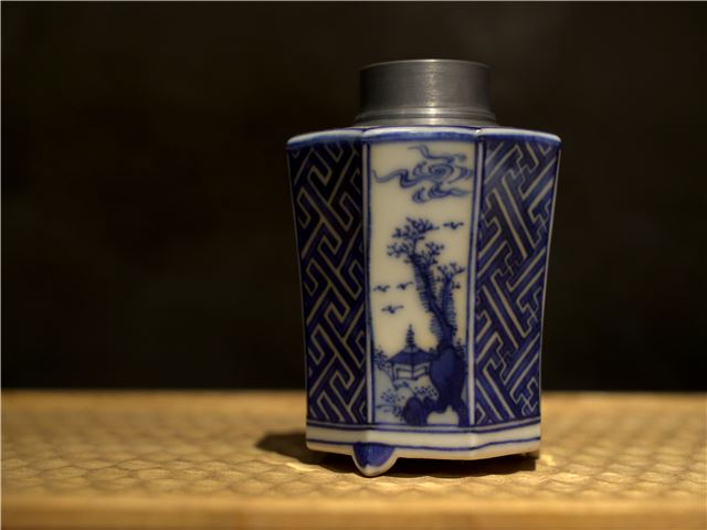 八角青花茶倉